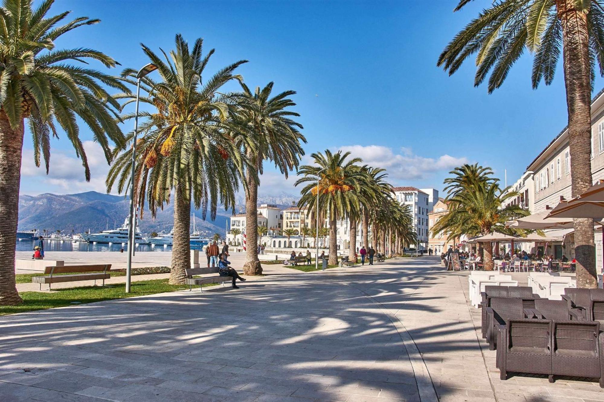 M&n * Tivat
